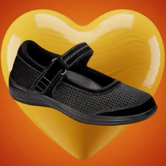 Orthofeet Shoes - Orthofeet NWT Black Orthotic Chattanooga Mary Jane Size 8